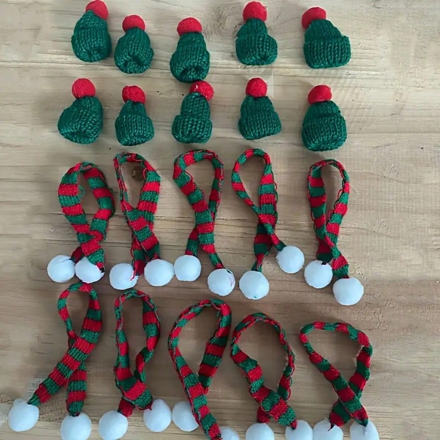 10pcs Mini Christmas Hat and Scarf Set, Knit Santa Doll Accessories for Bottle Caps, Table Decor, and Dollhouse Holiday Decorations