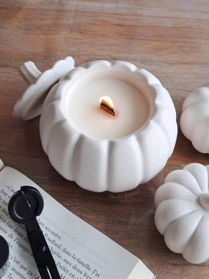 1pc Pumpkin Shaped Jar Candle, Pumpkin Spice Scented Autumn Candle, Cozy Fall Home Decor for Living Room or Bedroom