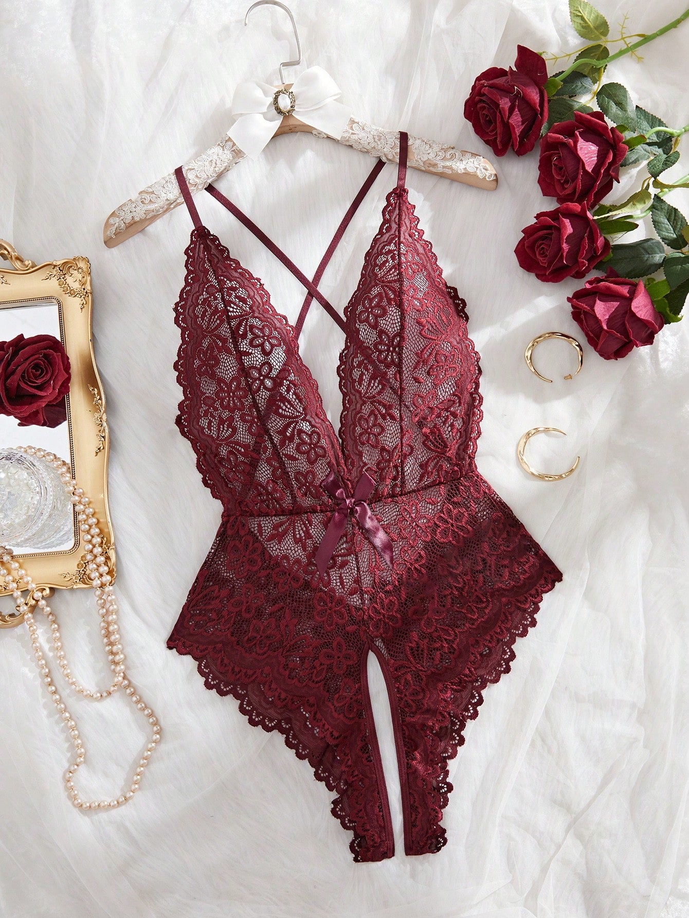 Women Floral Lace Teddy Bodysuit With Scallop Trim And Cutout Detail, Soft Lace Fabric, One-Piece Structure With Smooth Finish, Lightweight And Flexible Fit, Suitable For General Wear And Styling Use