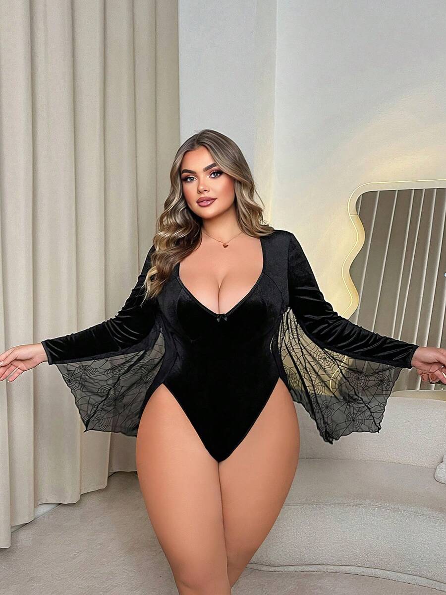 Black plus size underwire teddy lingerie featuring a deep V-neckline, bow detail, and adjustable straps.