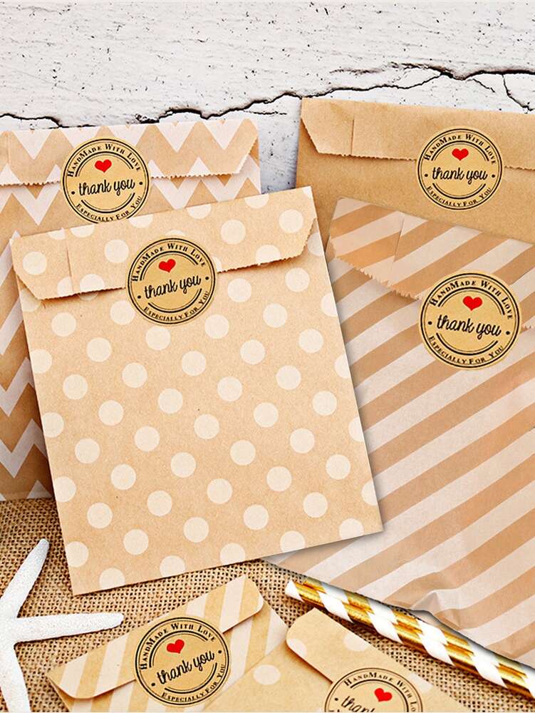 24pcs Random Kraft Paper Gift Bags with Stickers, Festive Wrapping Bags for Christmas, Valentine’s Day, and Holiday Party Supplies