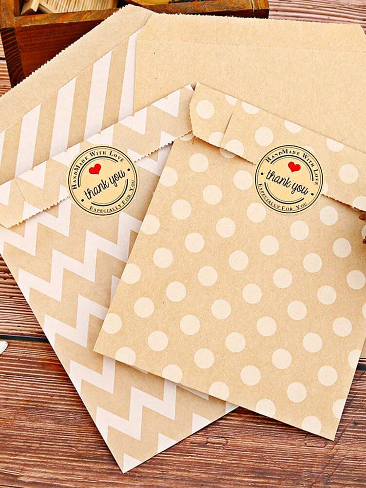 24pcs Random Kraft Paper Gift Bags with Stickers, Festive Wrapping Bags for Christmas, Valentine’s Day, and Holiday Party Supplies