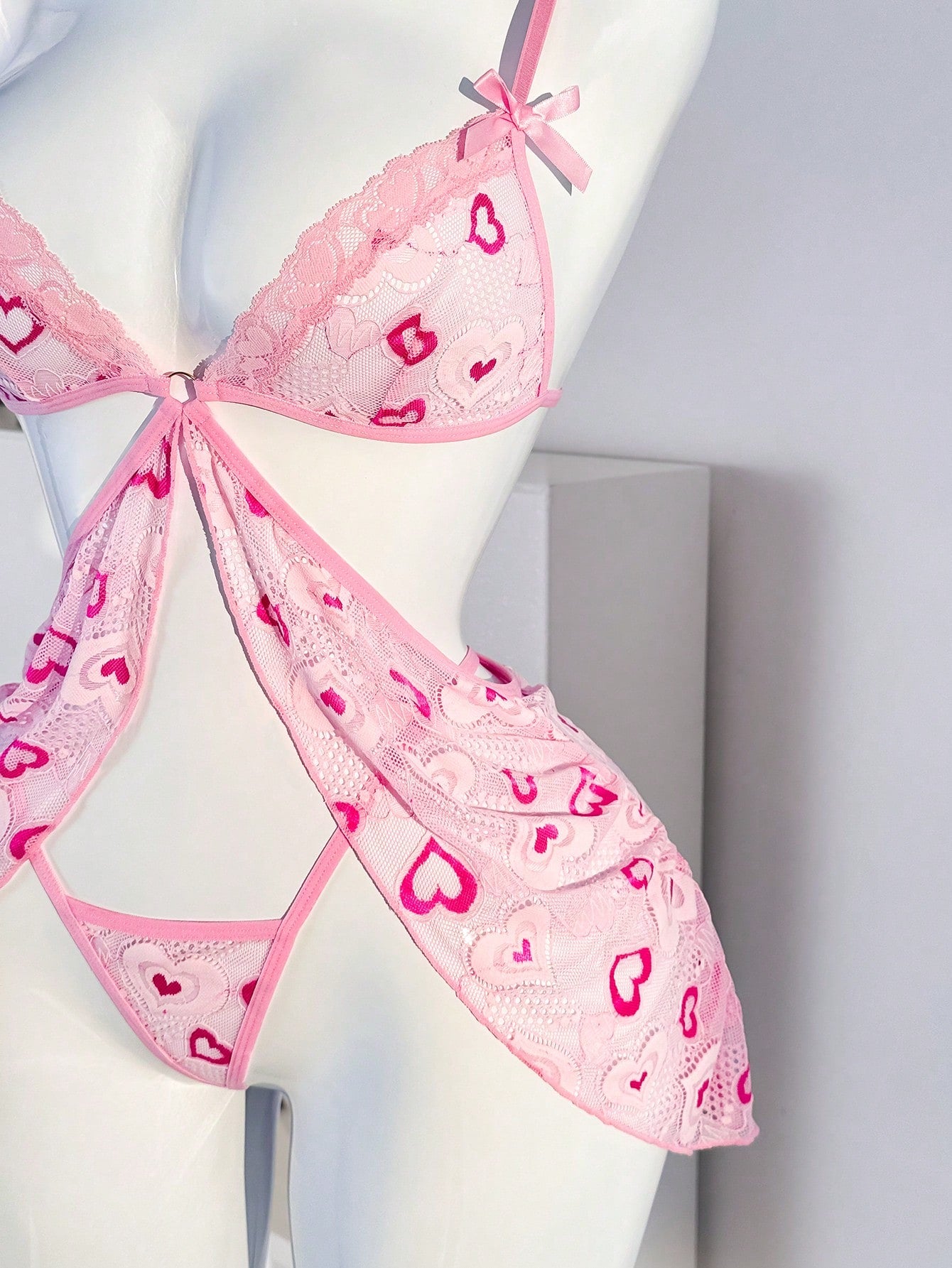 2pcs Women Pink Heart Pattern Camisole Set With Backless Design, Lightweight Fabric Construction, Coordinated Two-Piece Structure, Suitable For General Wear And Styling