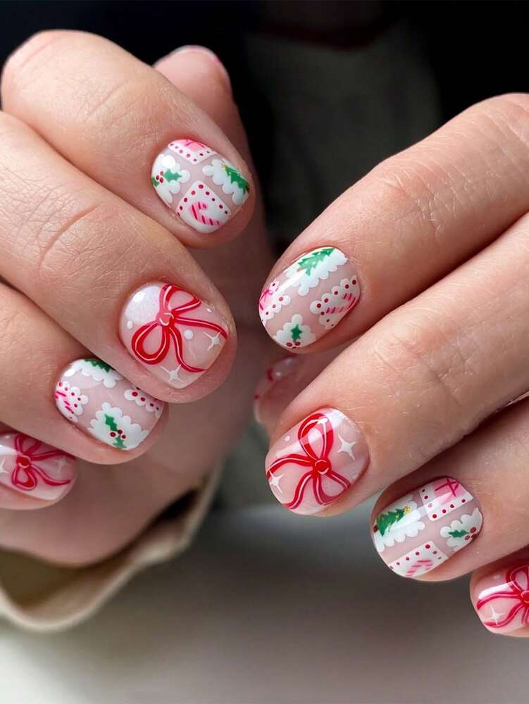 24pcs Short Red Christmas Press On Nails, Snowflake Glitter Design, Blue And Red Winter False Nails For Women, Easy To Apply Nail Supplies